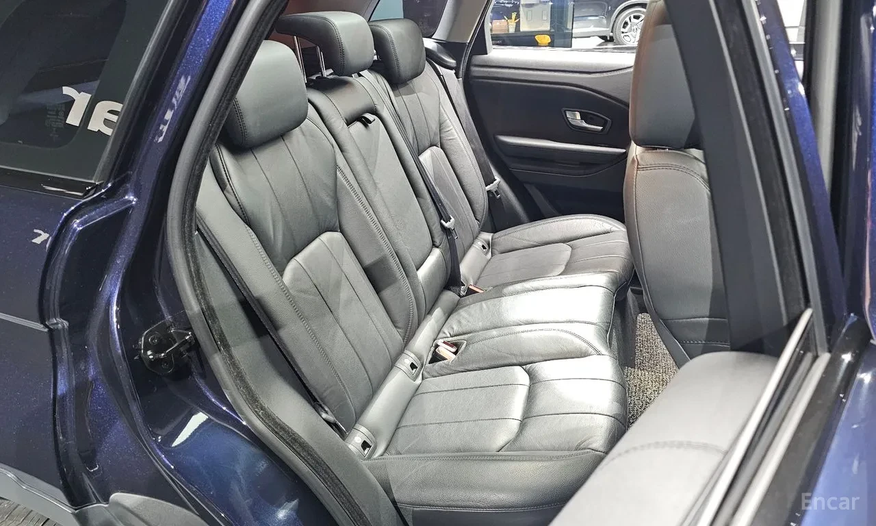 Land Rover Range Rover Evoque 2.0 TD4 SE, снимка 13 - Автомобили и джипове - 56390628
