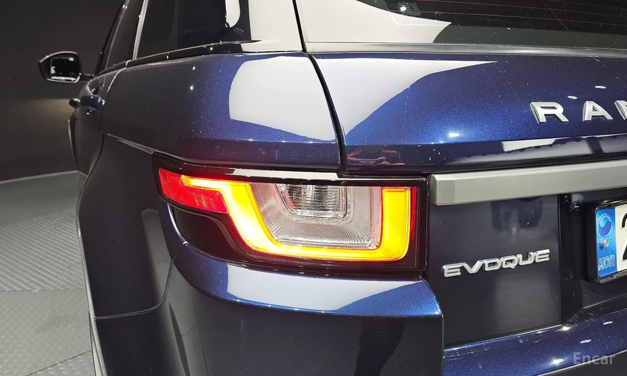Land Rover Range Rover Evoque 2.0 TD4 SE, снимка 8 - Автомобили и джипове - 56390628