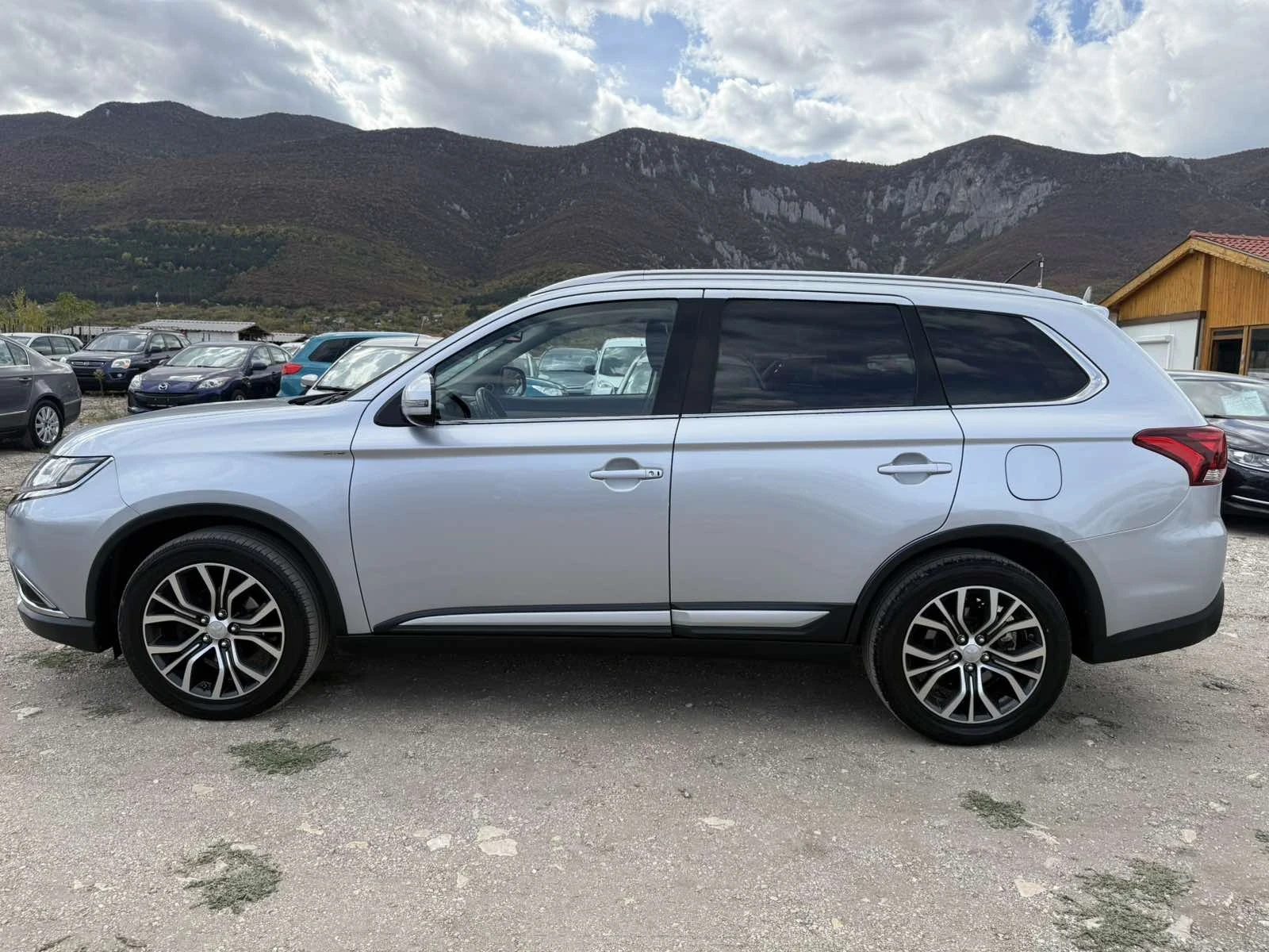 Mitsubishi Outlander 2.2 DID 4�4 ������� ���� 6 | Mobile.bg � ����������� 7