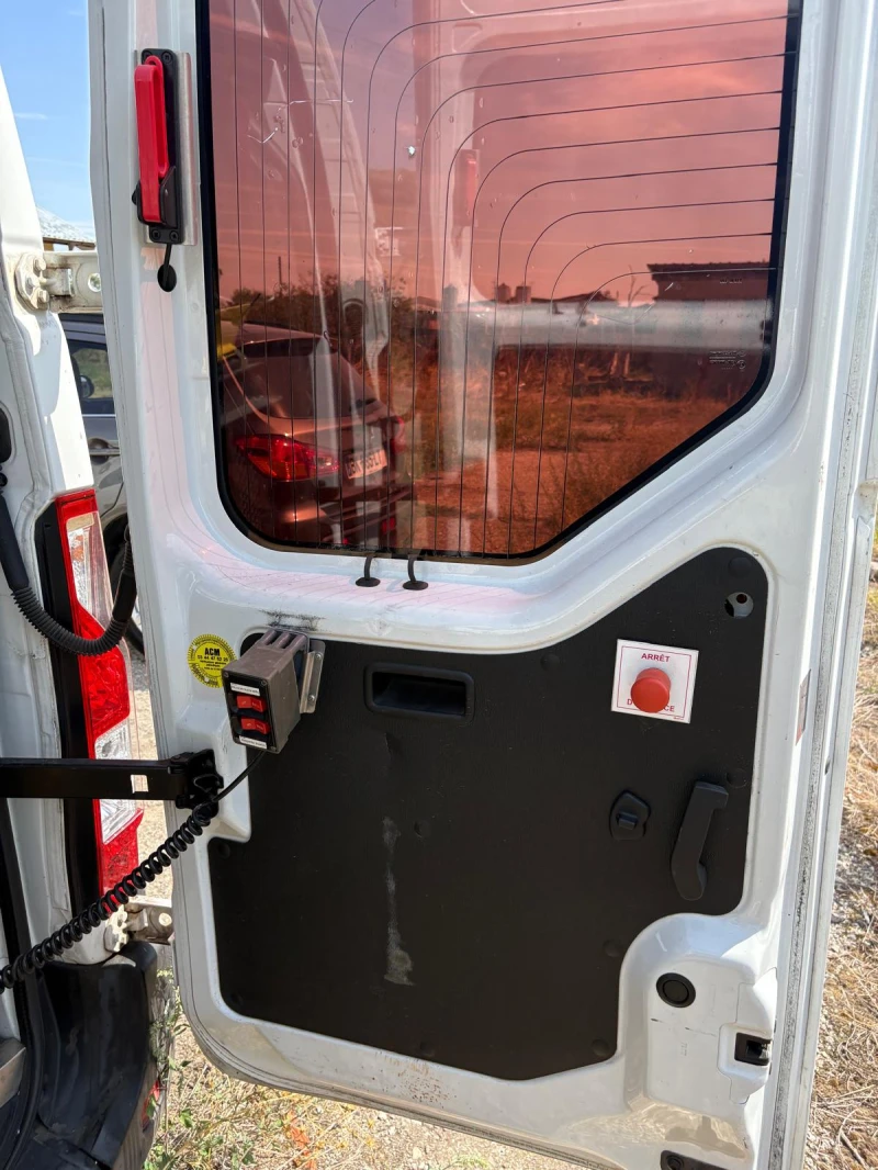 Renault Master 2.3D, 123 кс, с ел. рампа за инвалидни колички, снимка 10 - Бусове и автобуси - 52005058