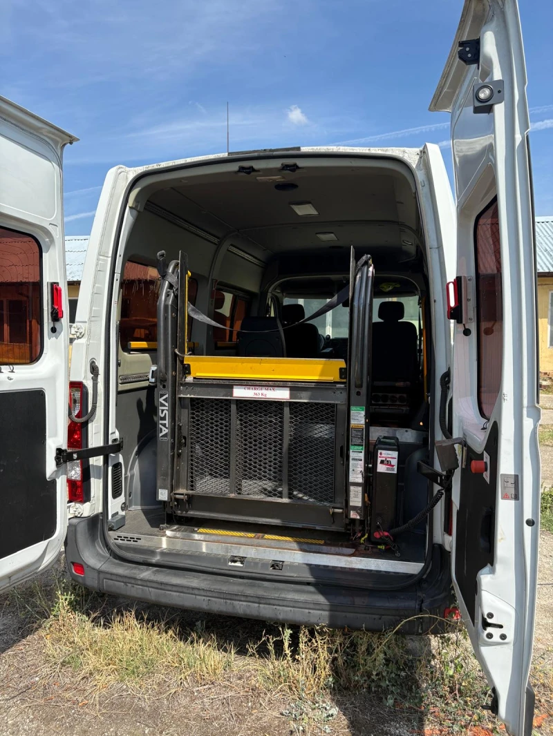 Renault Master 2.3D, 123 кс, с ел. рампа за инвалидни колички, снимка 11 - Бусове и автобуси - 52005058