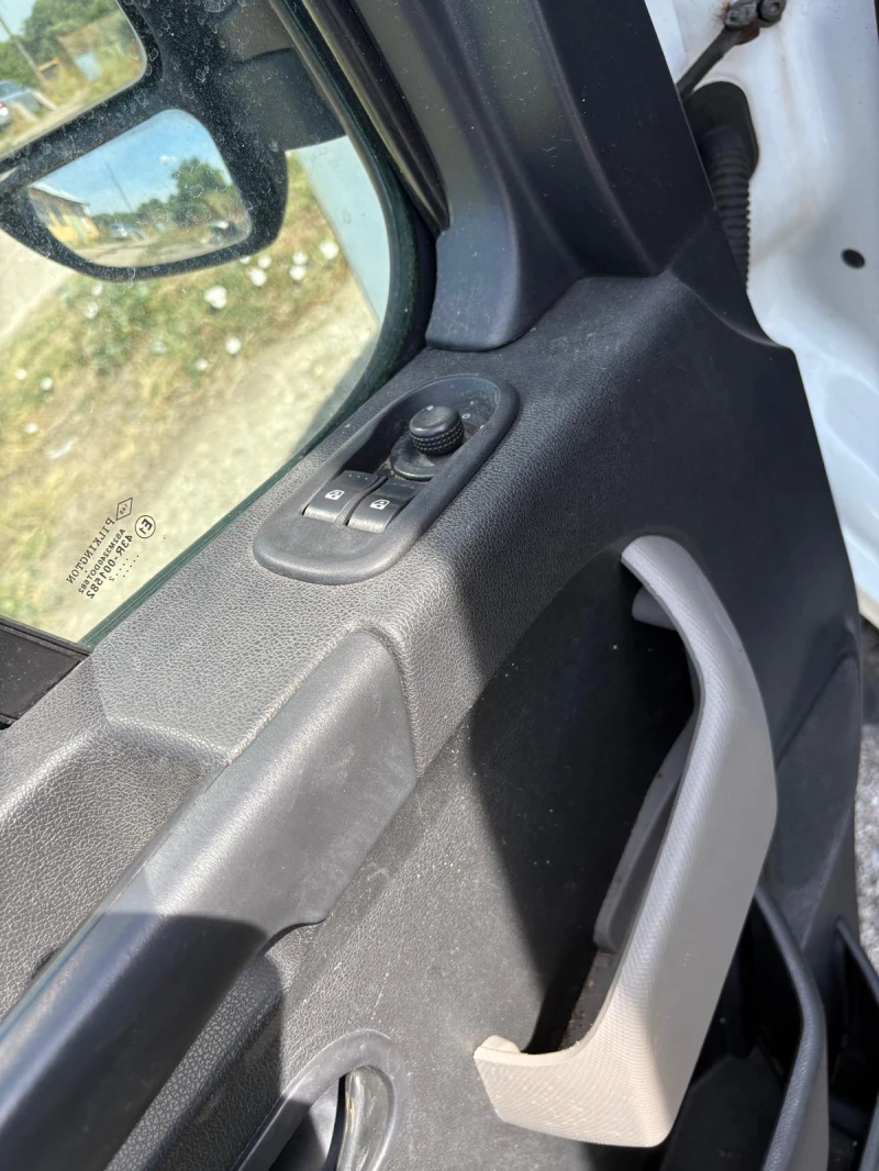 Renault Master 2.3D, 123 кс, с ел. рампа за инвалидни колички, снимка 14 - Бусове и автобуси - 52005058