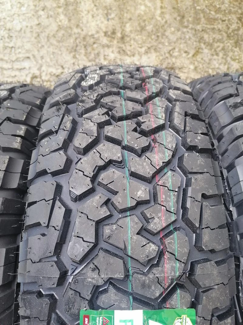 Гуми Всесезонни 235/70R16, снимка 4 - Гуми и джанти - 33283808