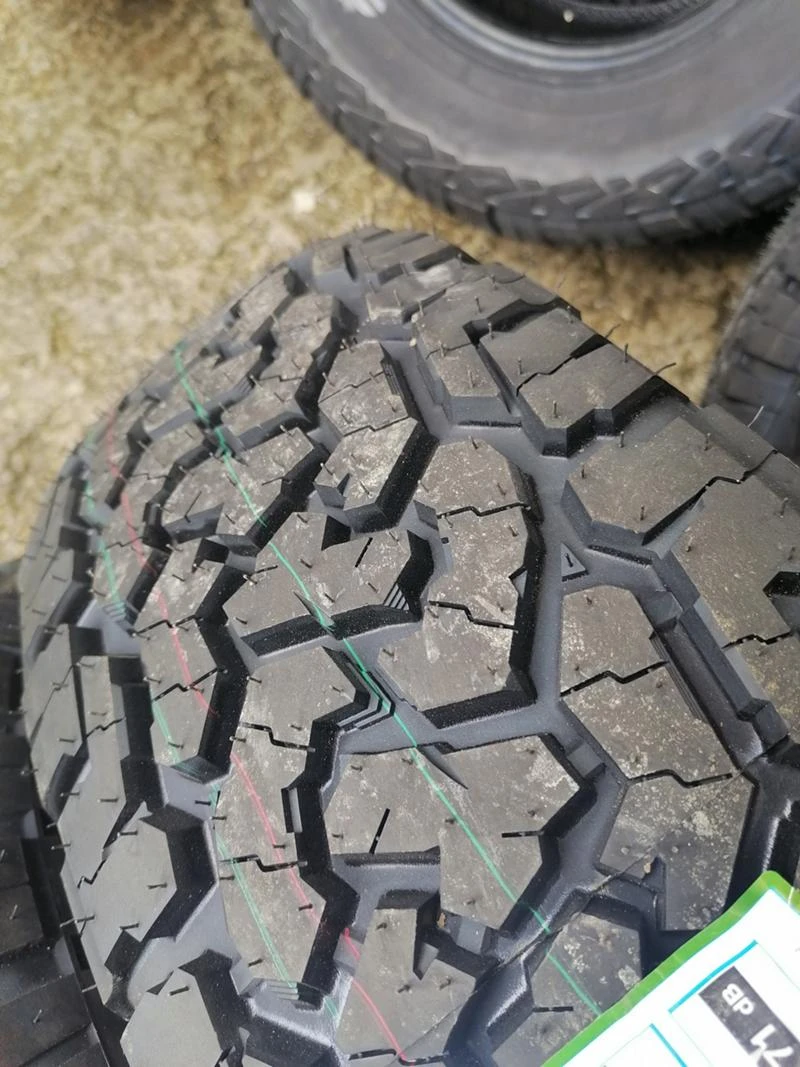 Гуми Всесезонни 235/70R16, снимка 6 - Гуми и джанти - 33283808