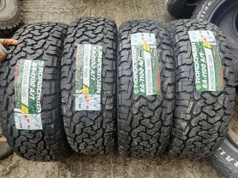 Гуми Всесезонни 235/70R16, снимка 1 - Гуми и джанти - 33283808