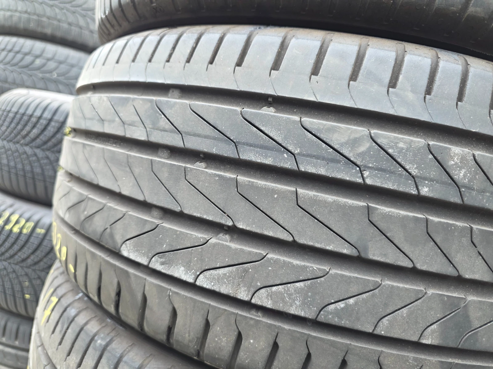 Гуми Летни 215/45R17, снимка 3 - Гуми и джанти - 55478559