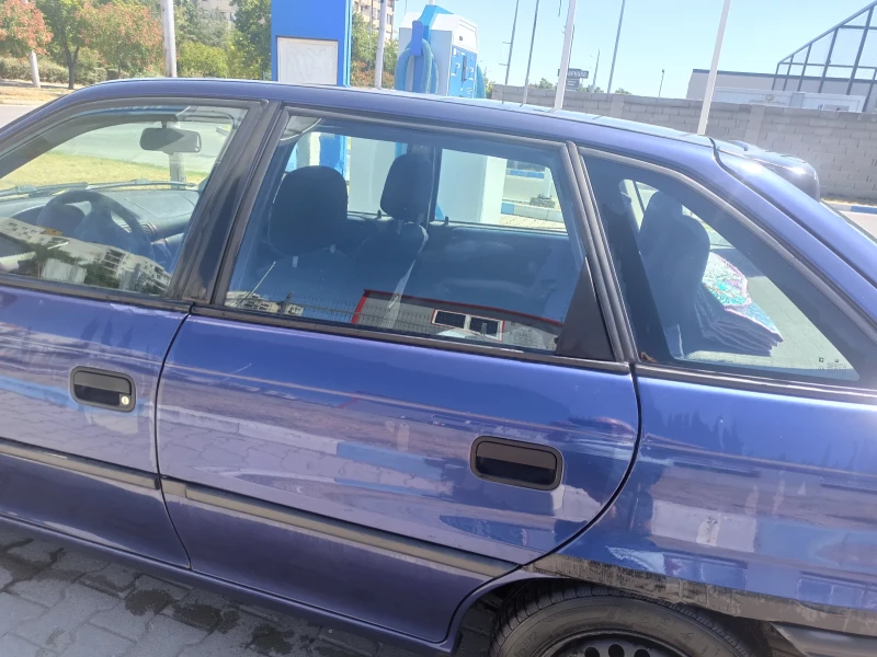 Opel Astra, снимка 3 - Автомобили и джипове - 47494839