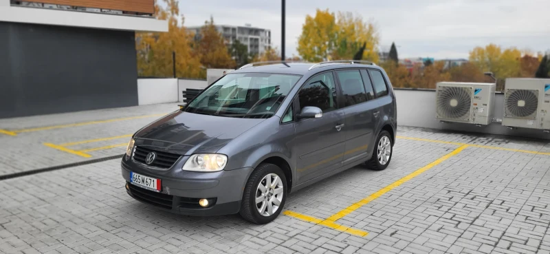 VW Touran 1.9 TDI , снимка 8 - Автомобили и джипове - 47975182