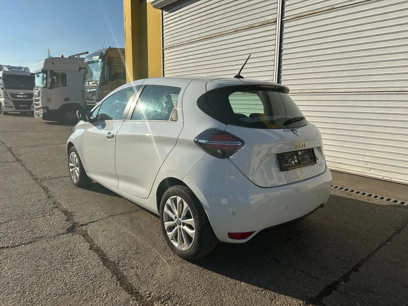 Renault Zoe, снимка 17 - Автомобили и джипове - 48390377