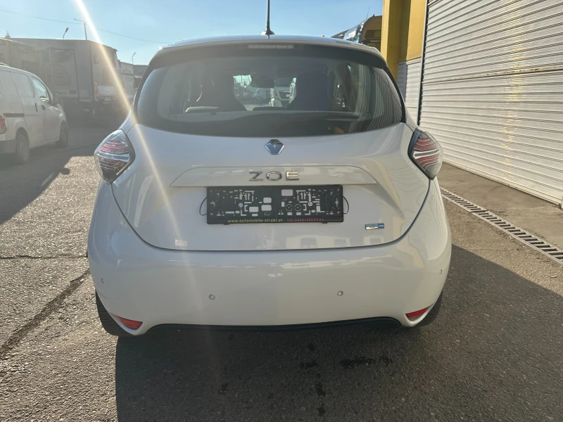 Renault Zoe, снимка 16 - Автомобили и джипове - 48390377