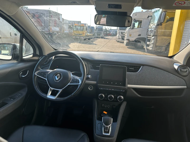 Renault Zoe, снимка 11 - Автомобили и джипове - 48390377