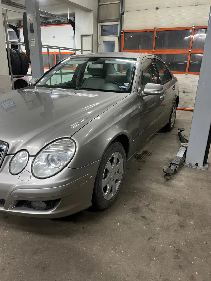 Mercedes-Benz E 320 E320 4matic, снимка 2 - Автомобили и джипове - 48576379