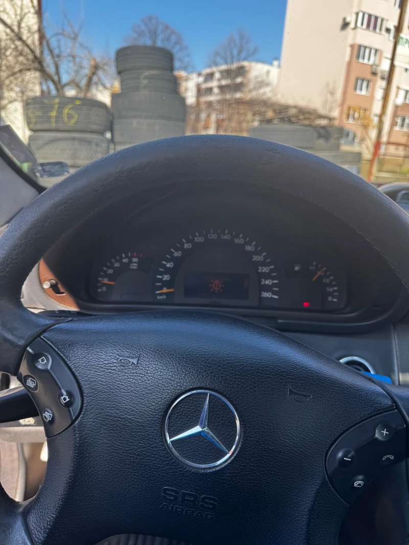 Mercedes-Benz C 220 2.2CDI, снимка 12 - Автомобили и джипове - 49203293