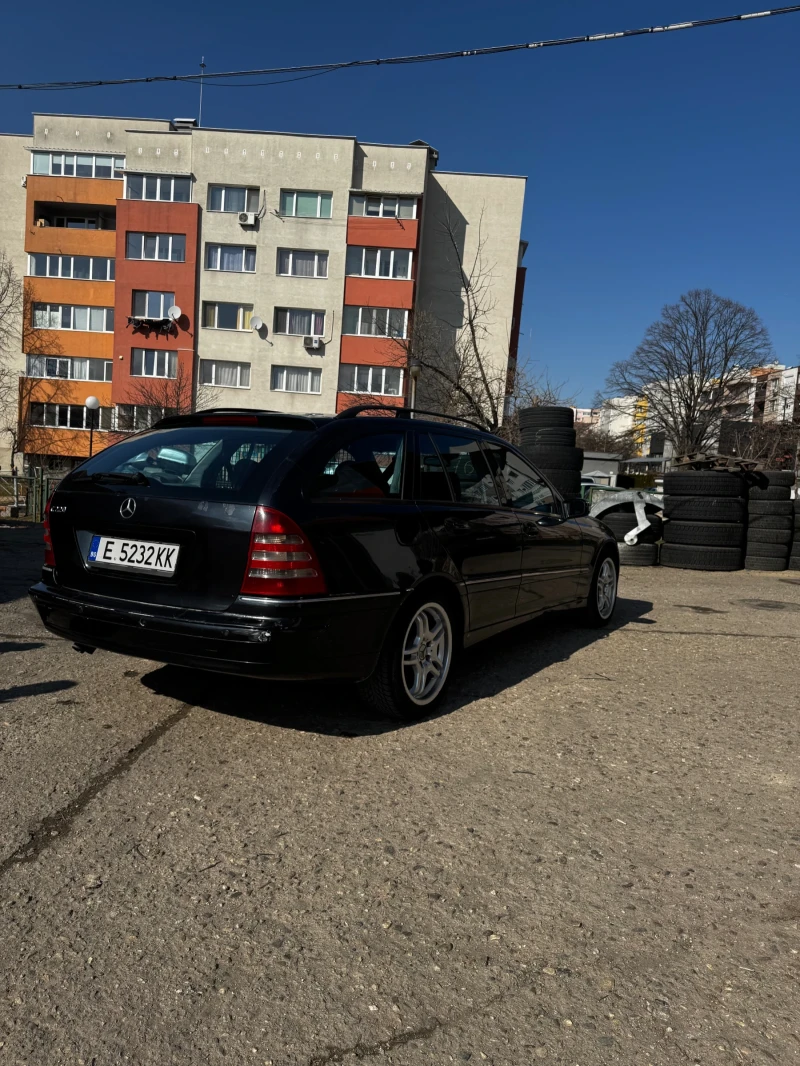 Mercedes-Benz C 220 2.2CDI, снимка 2 - Автомобили и джипове - 49203293