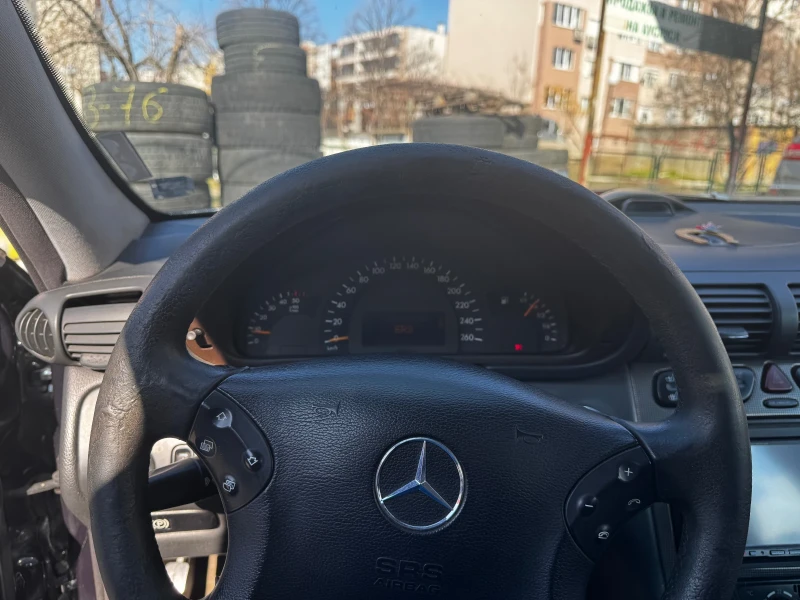 Mercedes-Benz C 220 2.2CDI, снимка 16 - Автомобили и джипове - 49203293