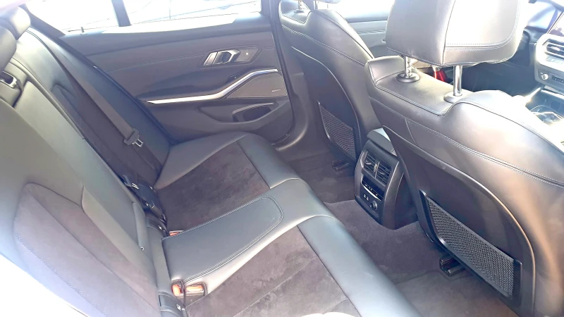 BMW 330 XDrive/MSport/H&K/Laser/HUD, снимка 15 - Автомобили и джипове - 52003697