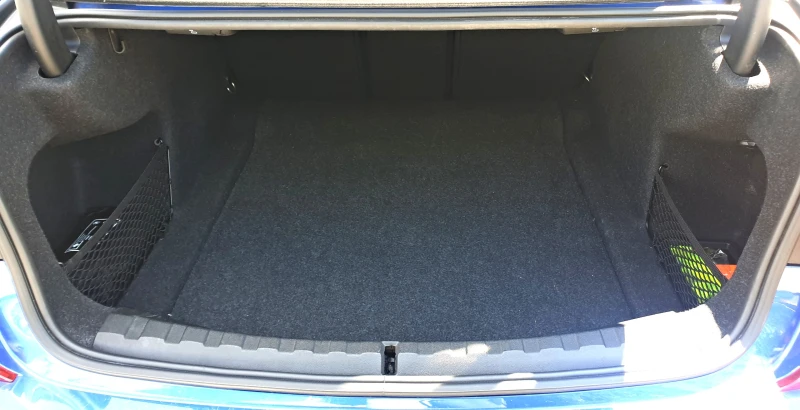 BMW 330 XDrive/MSport/H&K/Laser/HUD, снимка 17 - Автомобили и джипове - 52003697