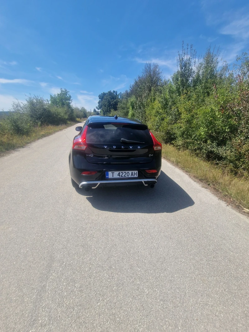 Volvo V40, снимка 2 - Автомобили и джипове - 52508047