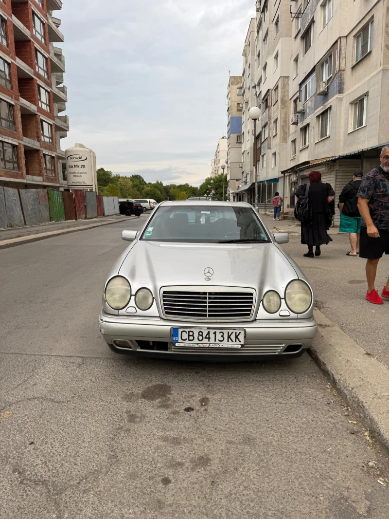 Mercedes-Benz E 200 Моля свържете се със мен на съобщение 