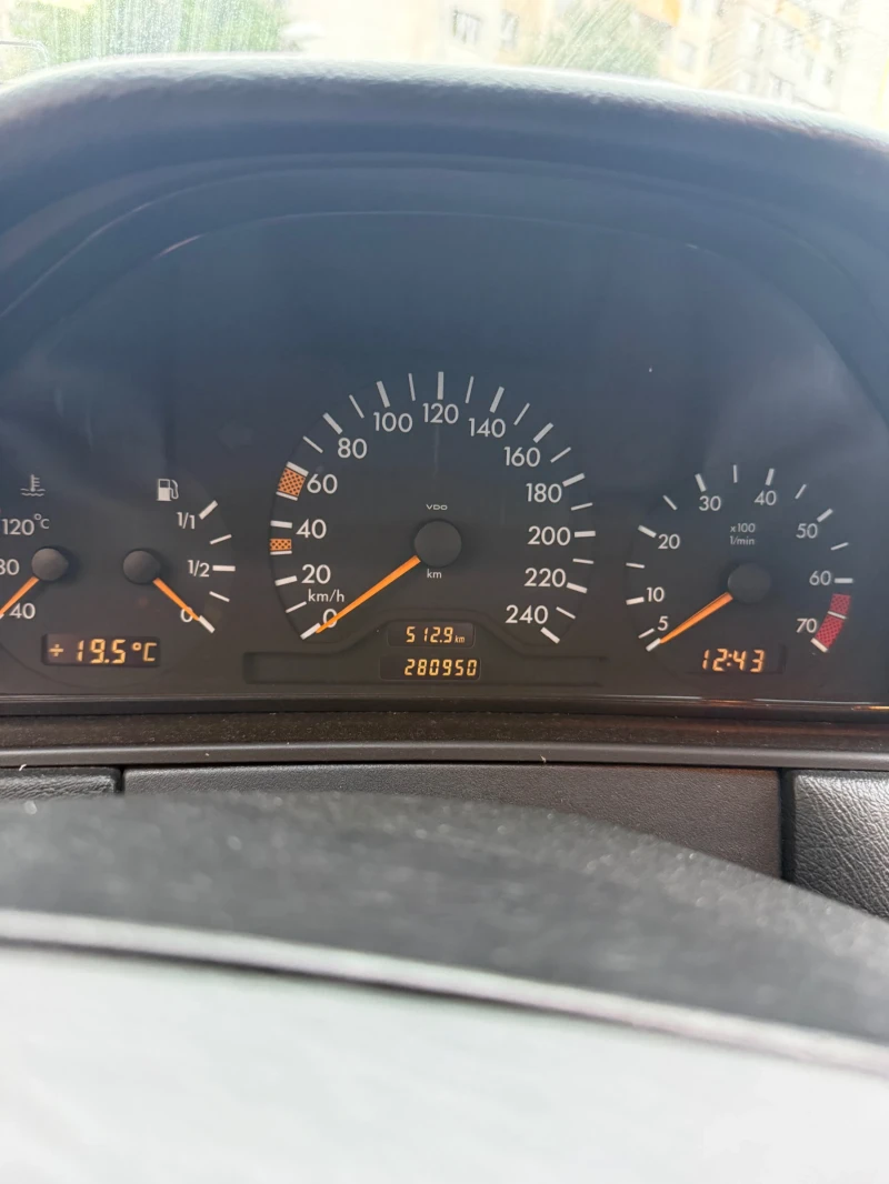 Mercedes-Benz E 200 Моля свържете се със мен на съобщение , снимка 8 - Автомобили и джипове - 52269250