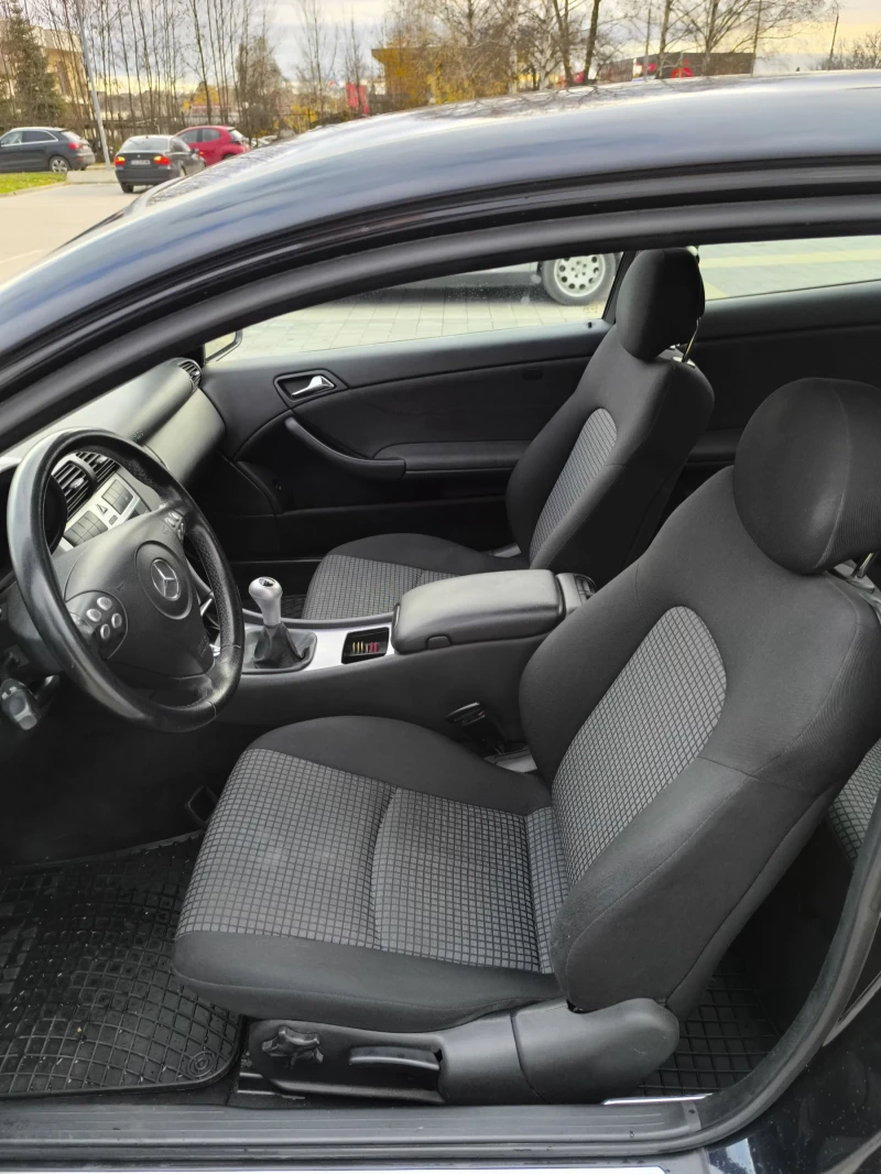 Mercedes-Benz C 200, снимка 14 - Автомобили и джипове - 53385146