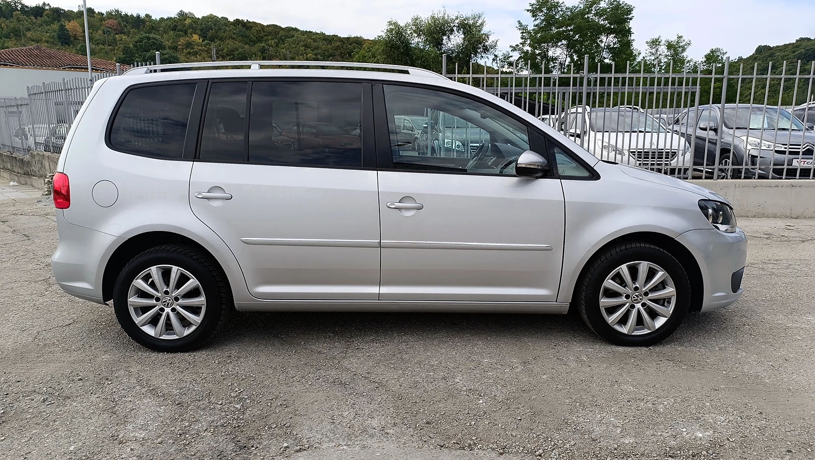 VW Touran 2.0TDI  - изображение 6