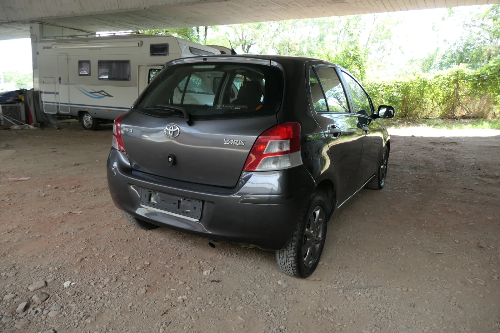 Toyota Yaris 1.33 Dual VVTI 101кс 6ск SOL КЛИМАТРОНИК ДЖАНТИ  - изображение 7