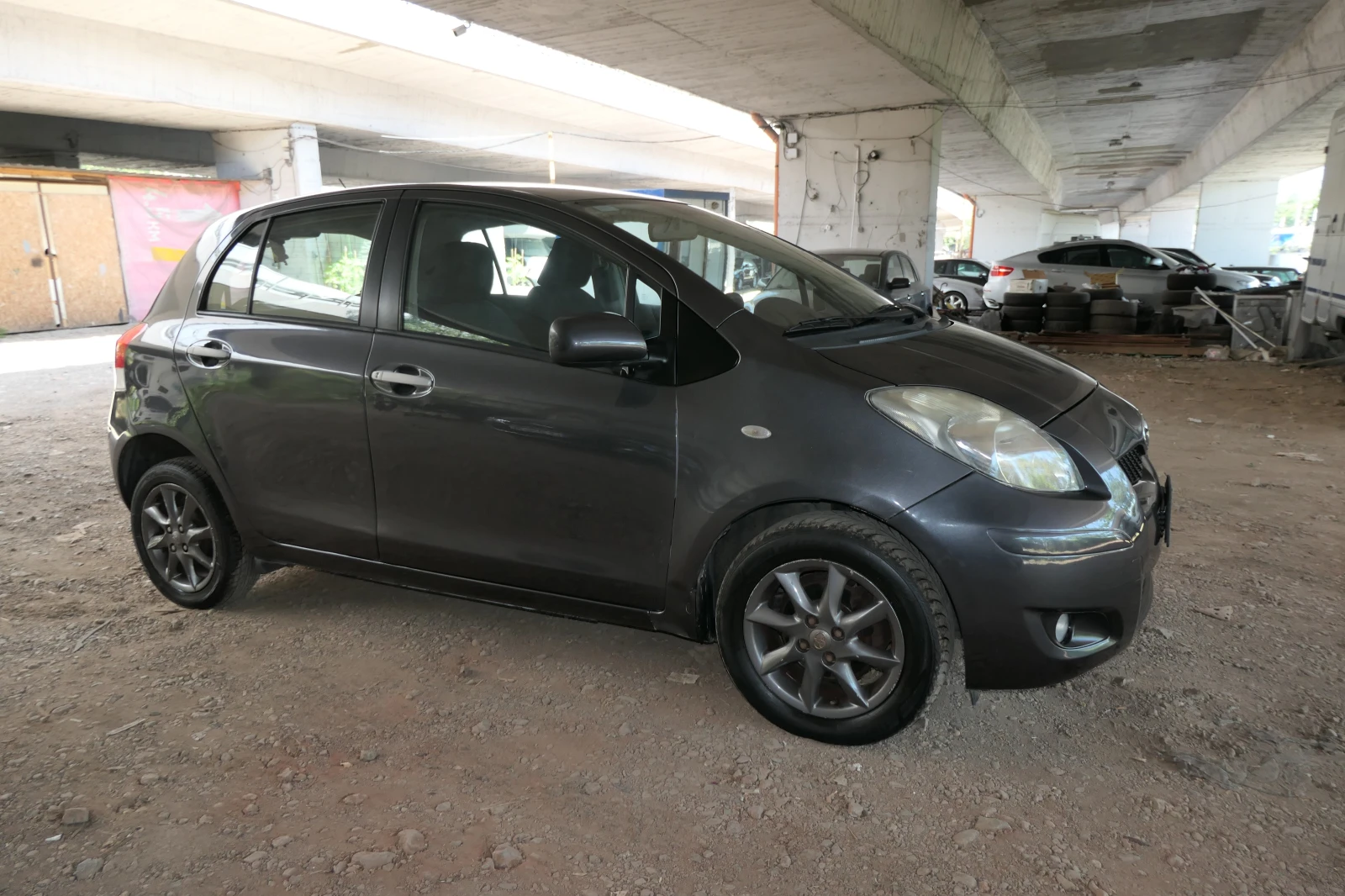 Toyota Yaris 1.33 Dual VVTI 101кс 6ск SOL КЛИМАТРОНИК ДЖАНТИ  - изображение 4