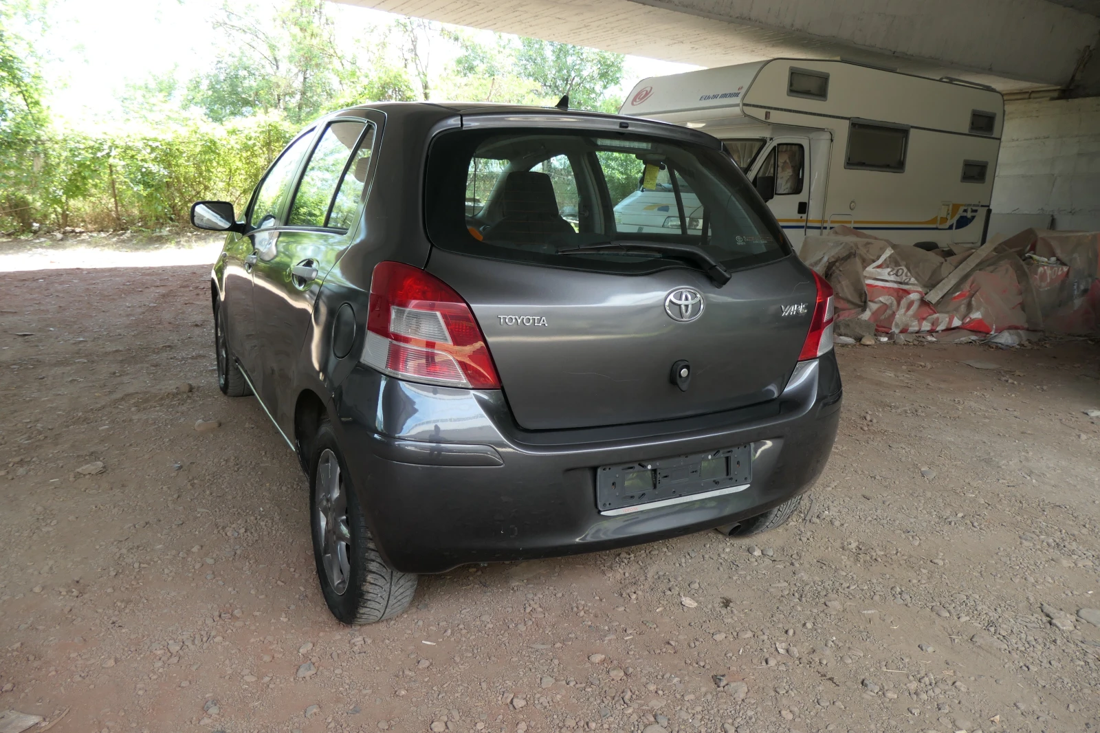 Toyota Yaris 1.33 Dual VVTI 101кс 6ск SOL КЛИМАТРОНИК ДЖАНТИ  - изображение 8