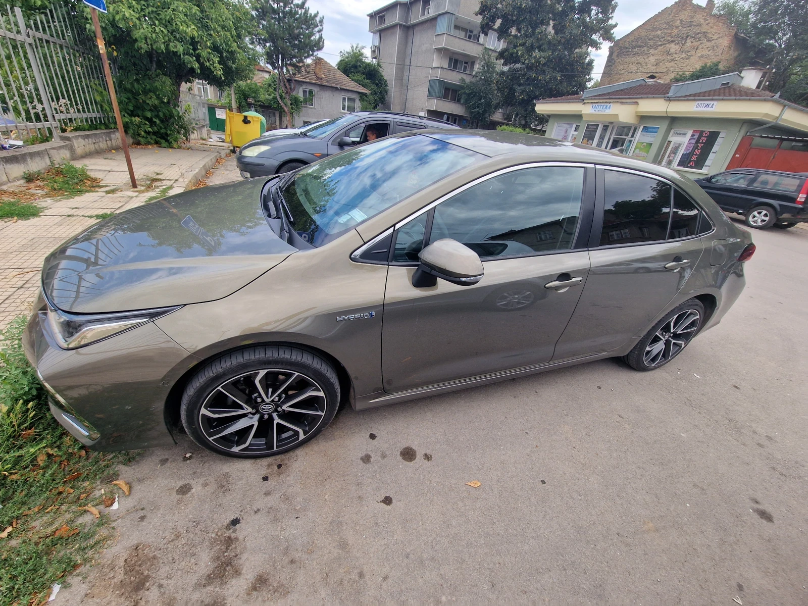 Toyota Corolla 1.8 Hybrid  - изображение 8