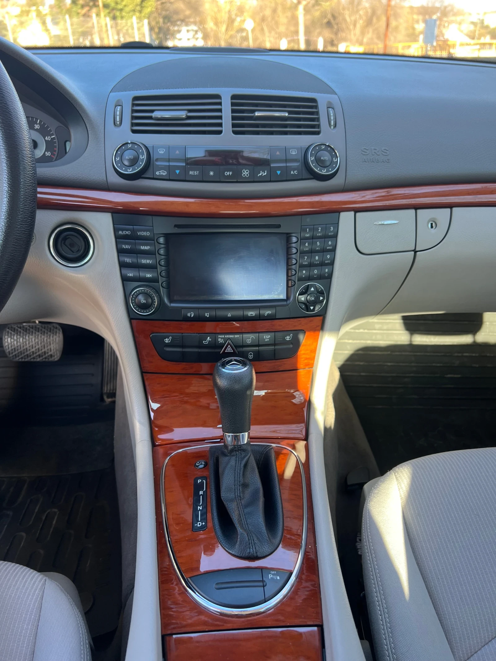 Mercedes-Benz E 320 E320 4matic - изображение 9