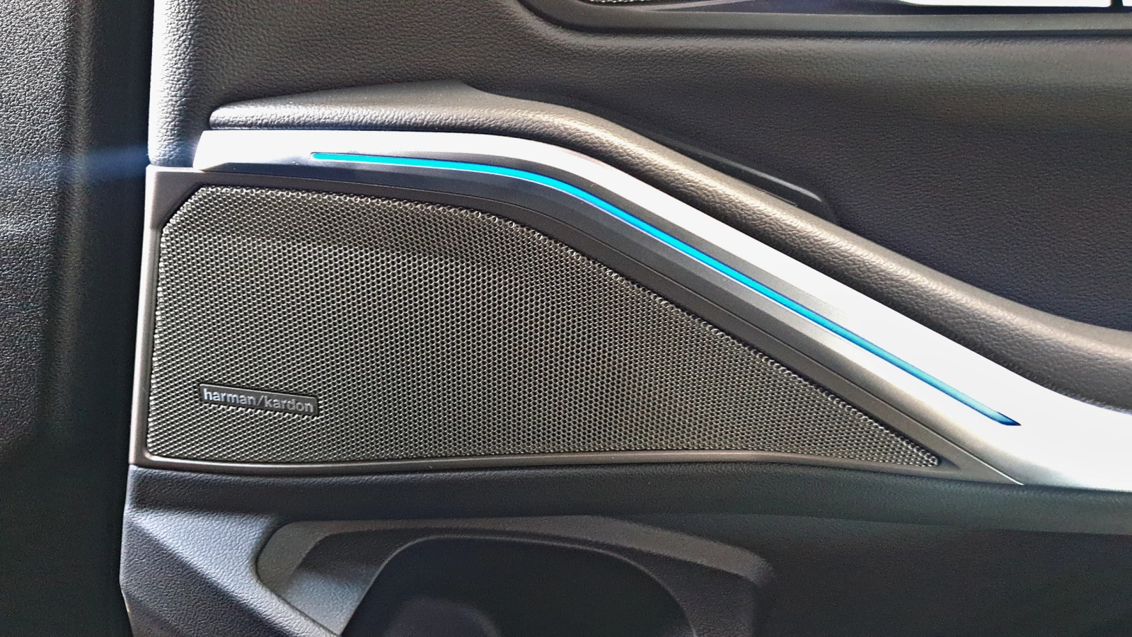 BMW 330 XDrive/MSport/H&K/Laser/HUD | Mobile.bg   16