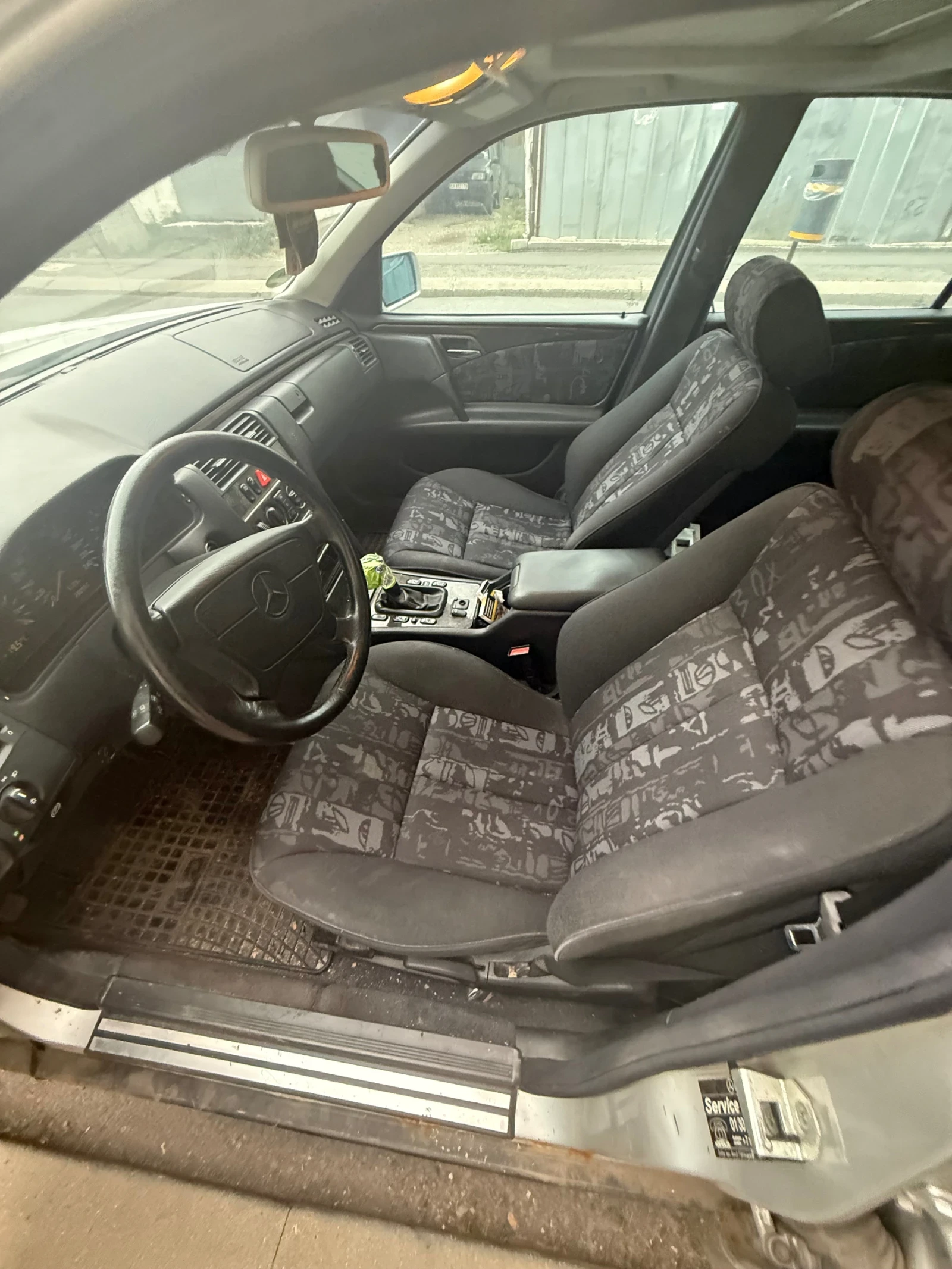 Mercedes-Benz E 200 Моля свържете се със мен на вайбар - изображение 5