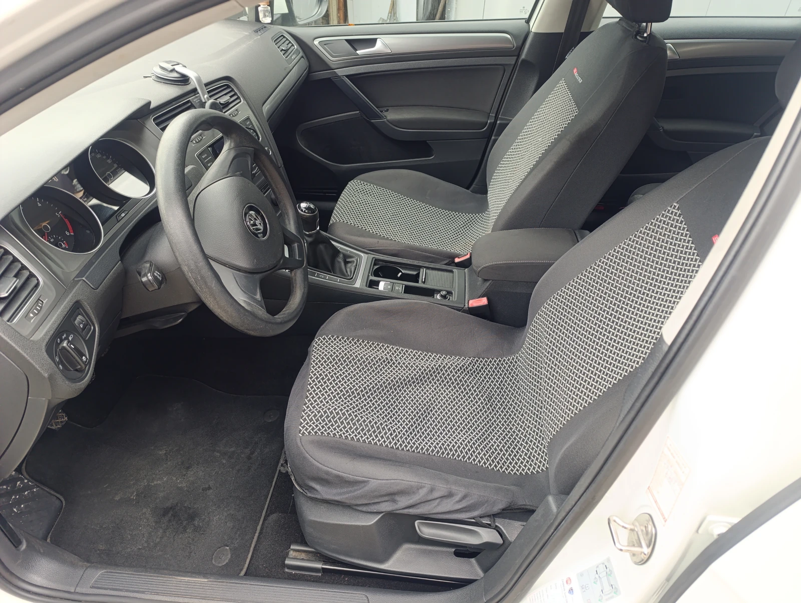 VW Golf 1.6TDI - изображение 7