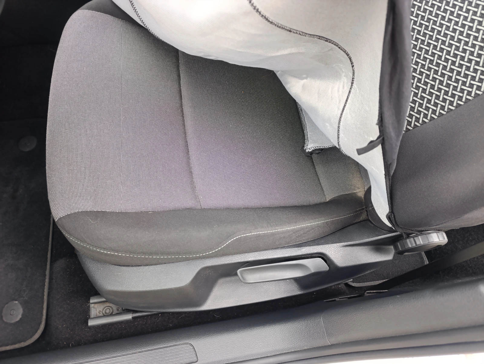 VW Golf 1.6TDI - изображение 8
