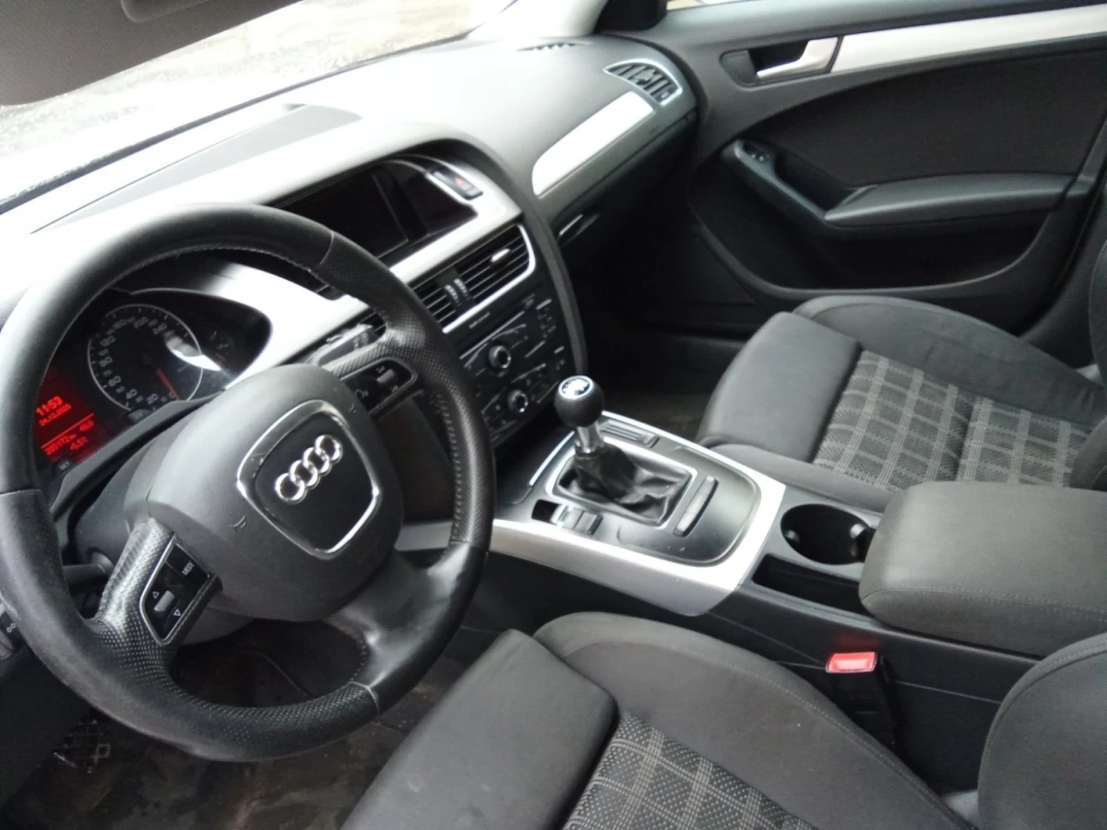 Audi A4  - изображение 8