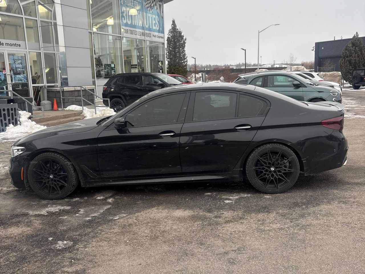 BMW 530 XDRIVE * ОБДУХВАНЕ* 360 КАМЕРА* HEAD UP* АМБИЕНТНО - изображение 3