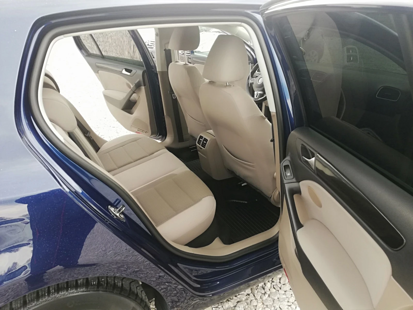 VW Golf 1.6tdi kli ITALIA, снимка 12 - Автомобили и джипове - 53962461