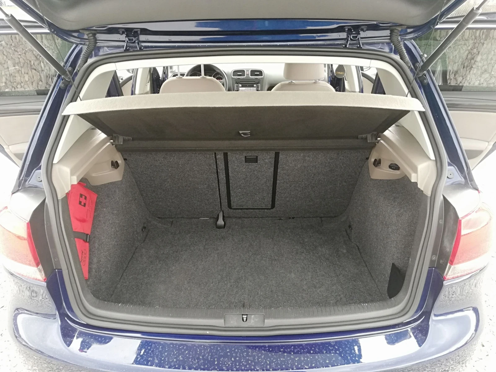 VW Golf 1.6tdi kli ITALIA, снимка 11 - Автомобили и джипове - 53962461