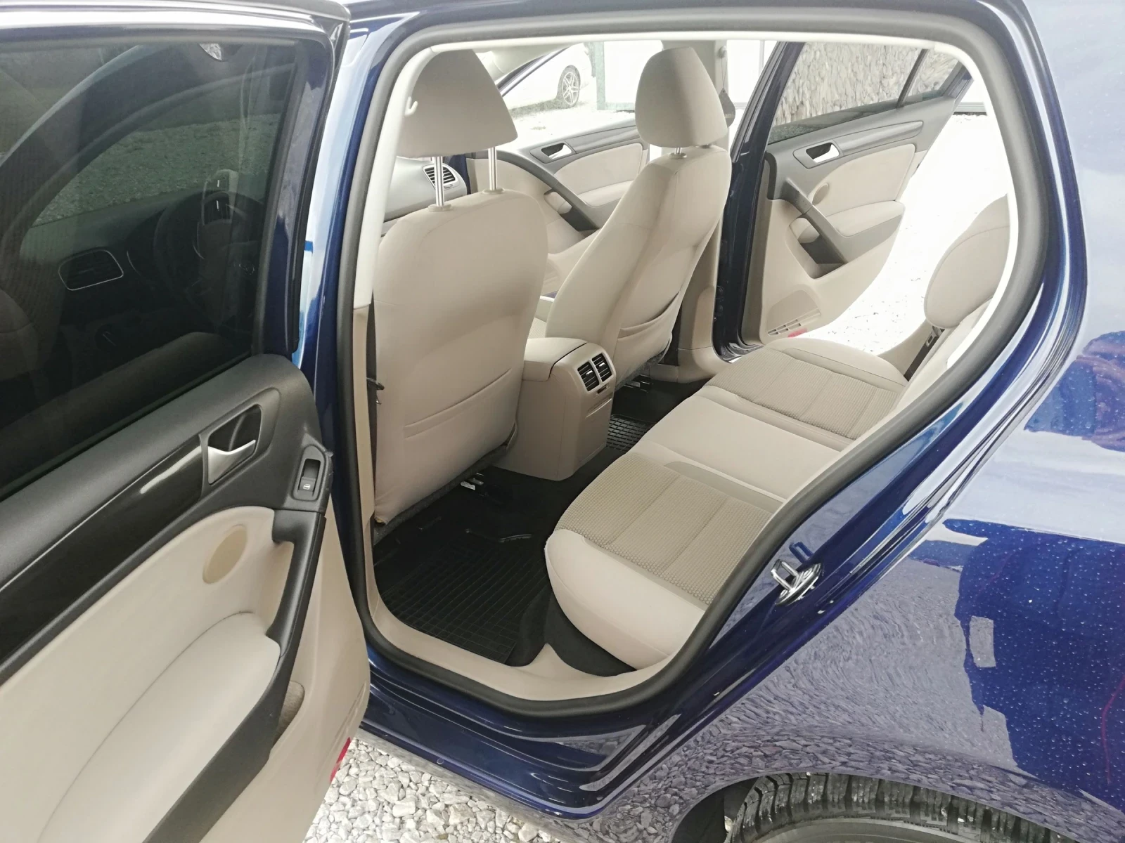 VW Golf 1.6tdi kli ITALIA, снимка 10 - Автомобили и джипове - 53962461