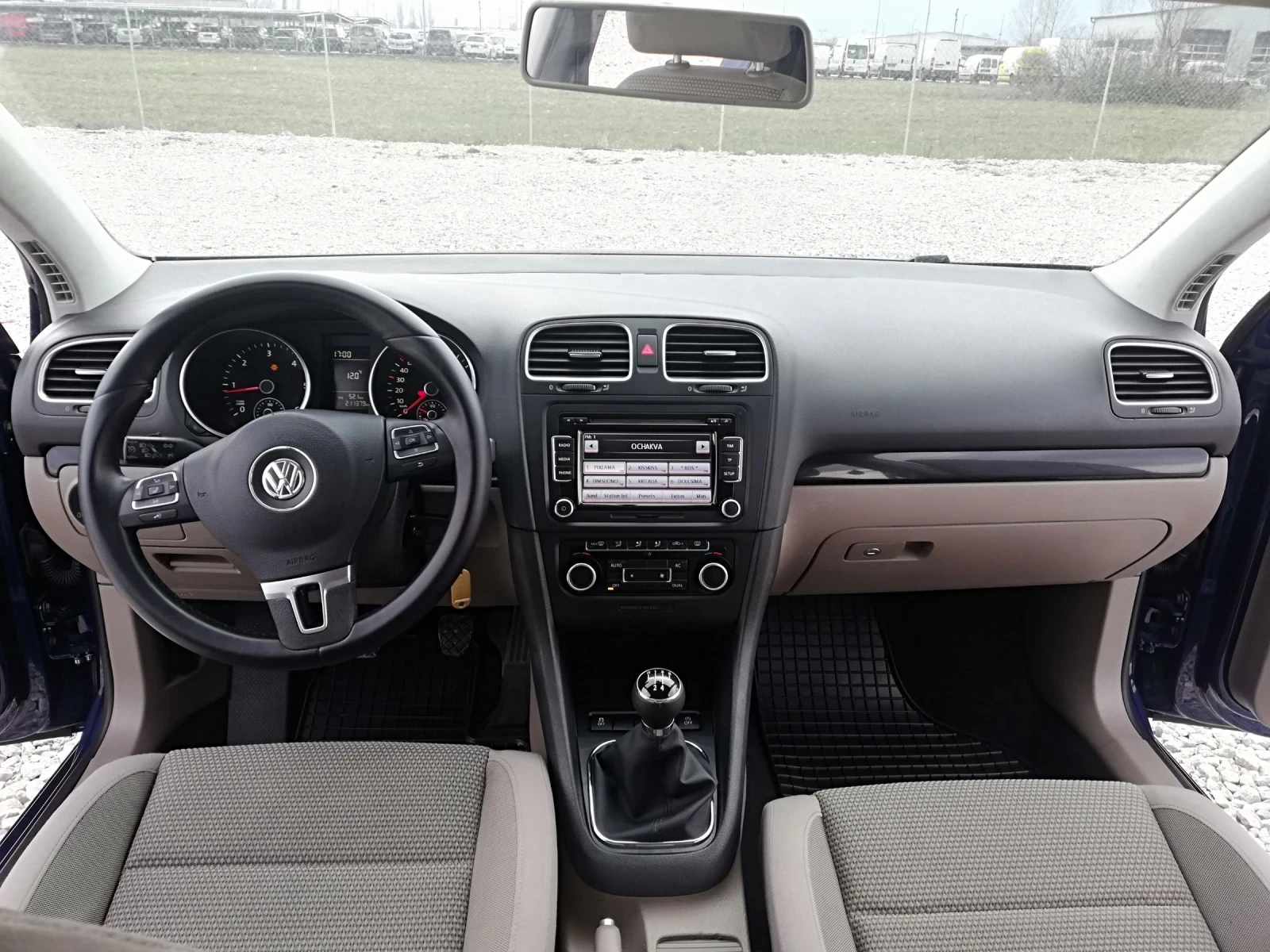 VW Golf 1.6tdi kli ITALIA, снимка 13 - Автомобили и джипове - 53962461