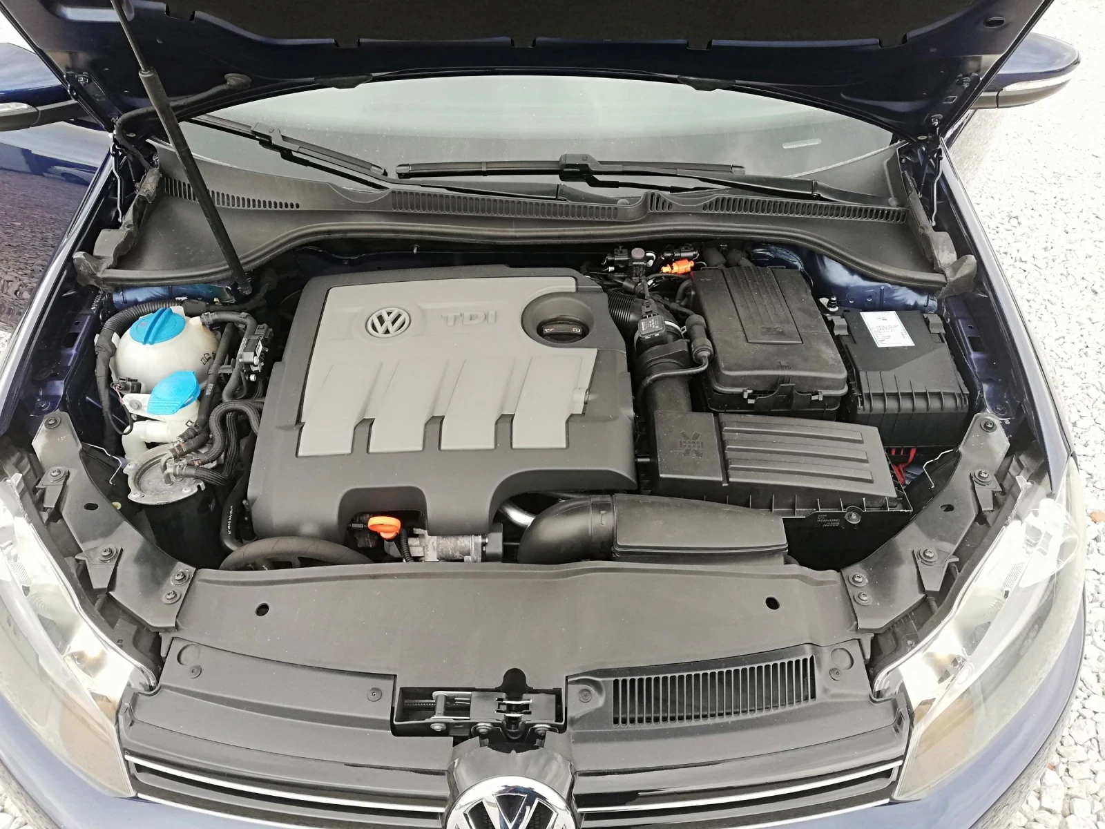 VW Golf 1.6tdi kli ITALIA, снимка 15 - Автомобили и джипове - 53962461