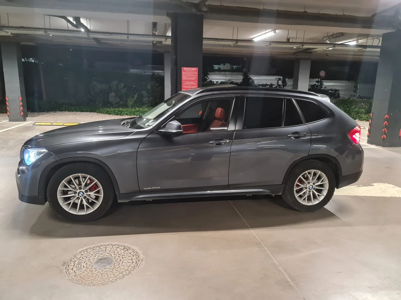 BMW X1 2.5d 8ZF 218hp 4х4 рекаро подгрев би ксенеон, снимка 3 - Автомобили и джипове - 54992312