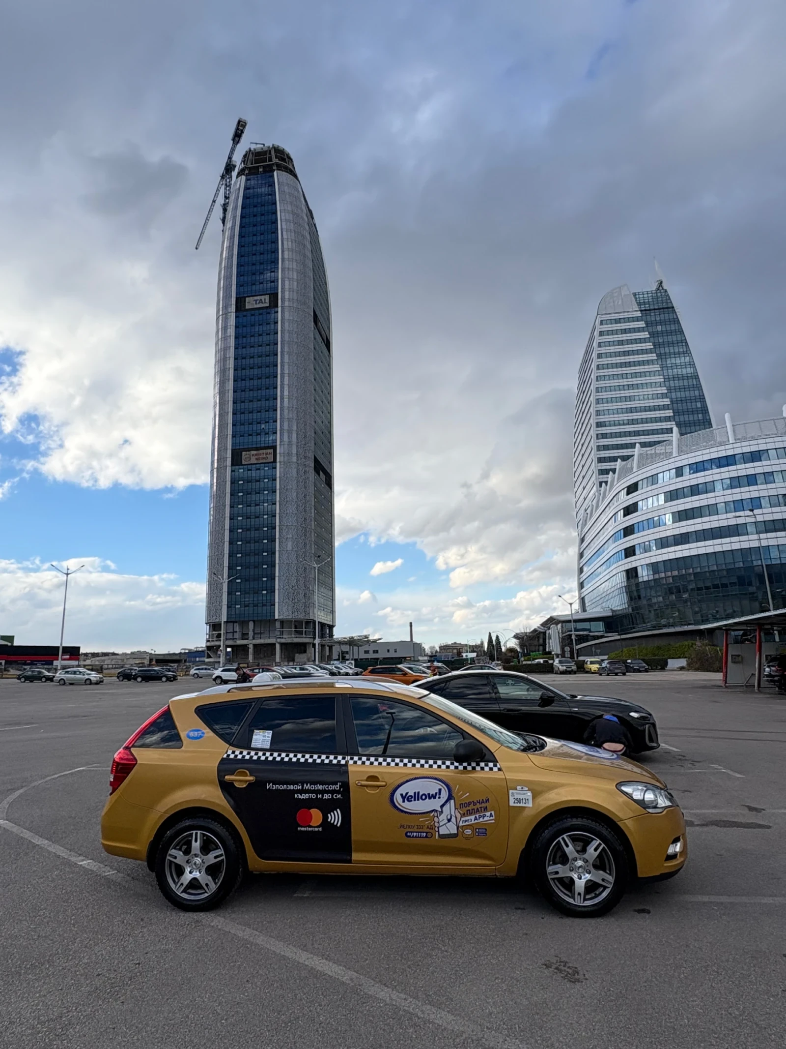 Kia Ceed 1.4 16 v, снимка 4 - Автомобили и джипове - 54183083