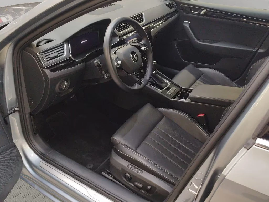 Skoda Superb 2.0TDI/190HP/L&K/CANTON/MEMO/AHK/NAVI/LED/192q, снимка 7 - Автомобили и джипове - 54270228