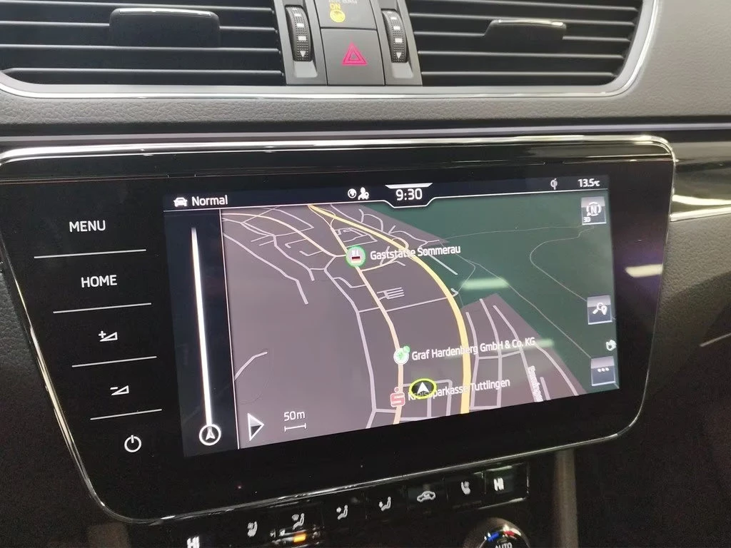 Skoda Superb 2.0TDI/190HP/L&K/CANTON/MEMO/AHK/NAVI/LED/192q, снимка 11 - Автомобили и джипове - 54270228