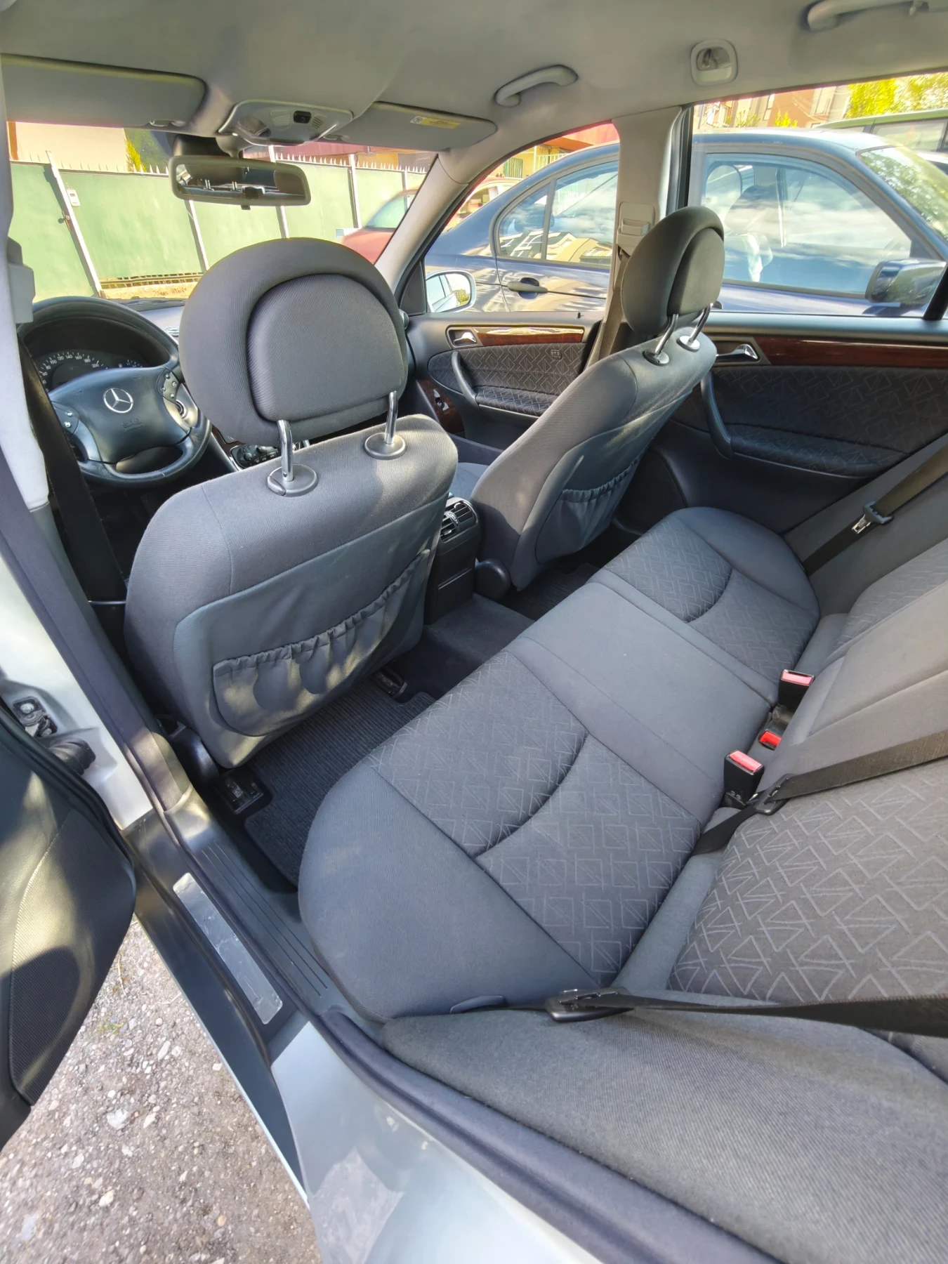 Mercedes-Benz C 220, снимка 7 - Автомобили и джипове - 54347580