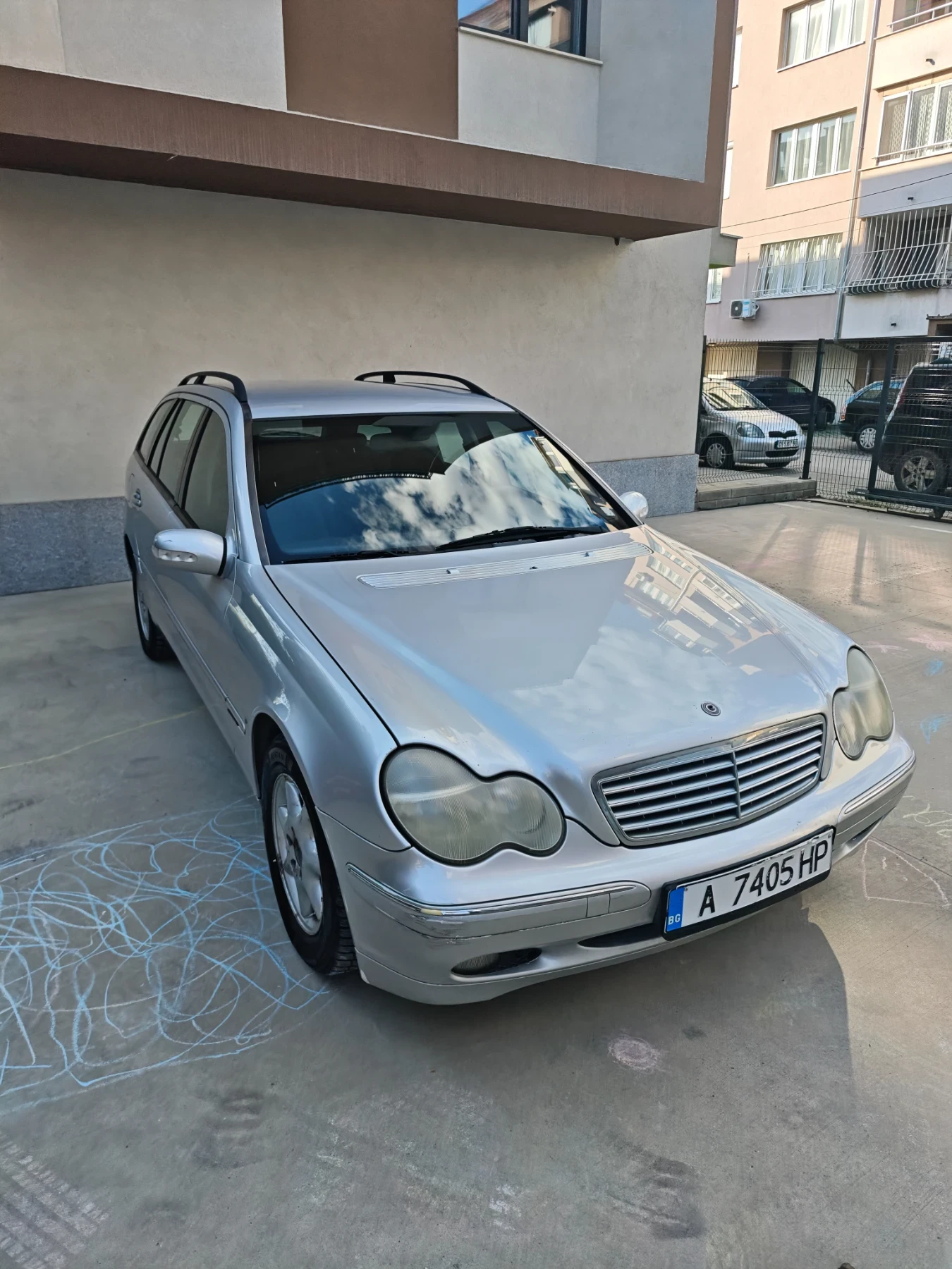 Mercedes-Benz C 220, снимка 2 - Автомобили и джипове - 54347580