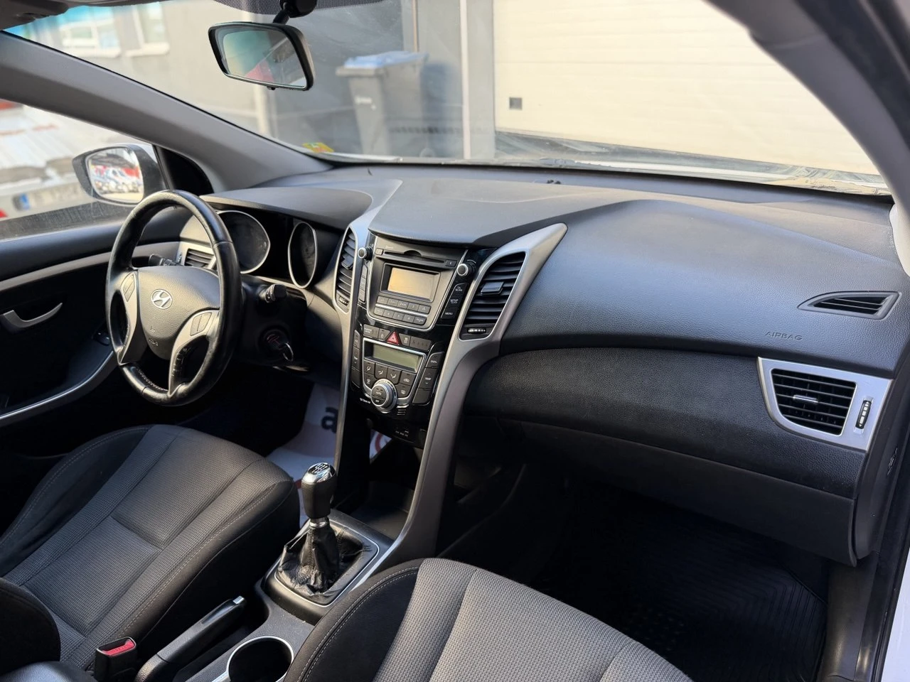 Hyundai I30 1.4i, снимка 16 - Автомобили и джипове - 54974221