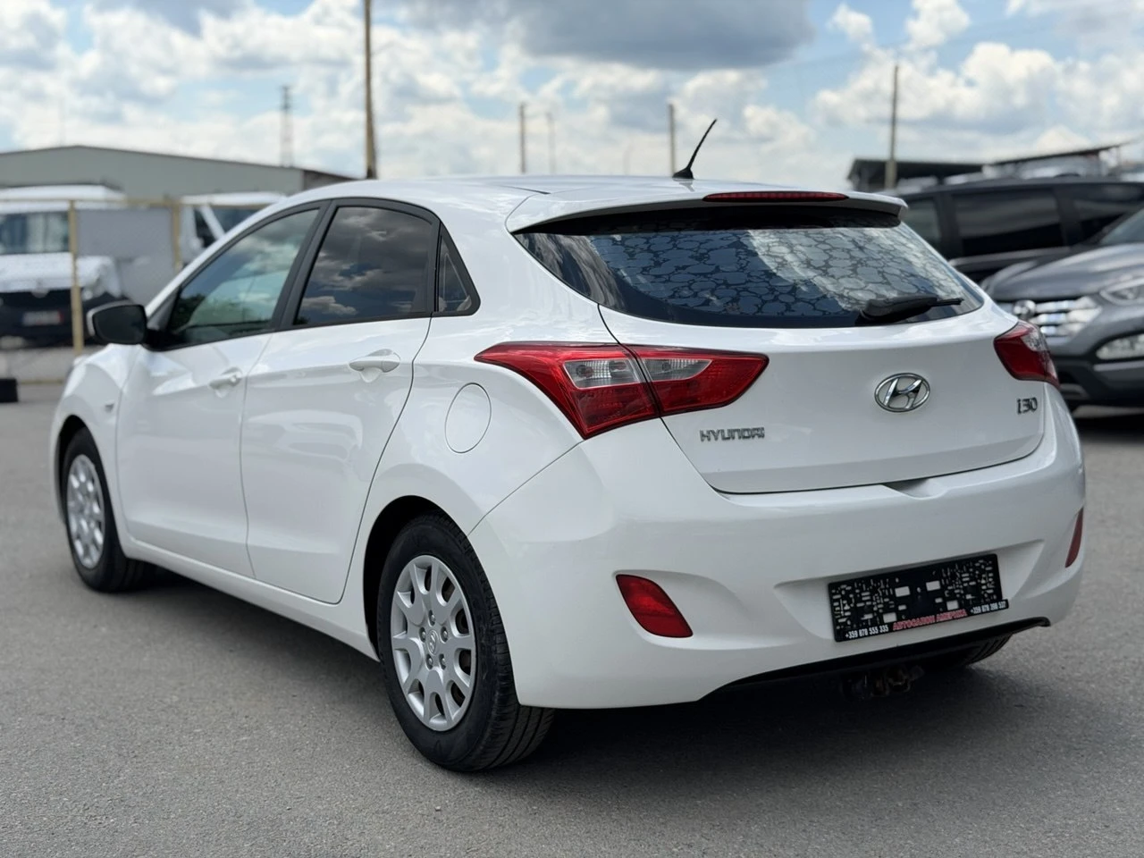 Hyundai I30 1.4i, снимка 4 - Автомобили и джипове - 54974221